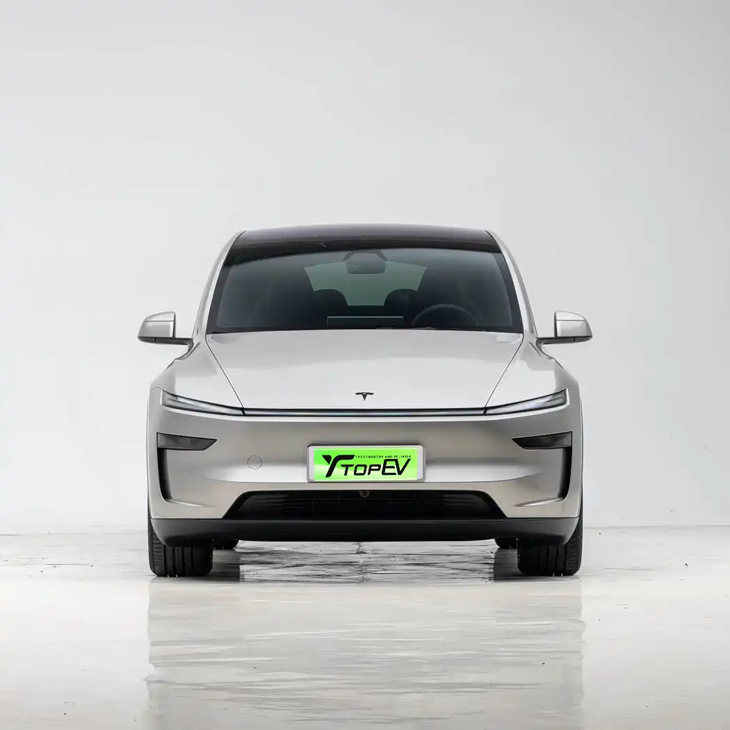 2025 Tesla Model Y L image 2