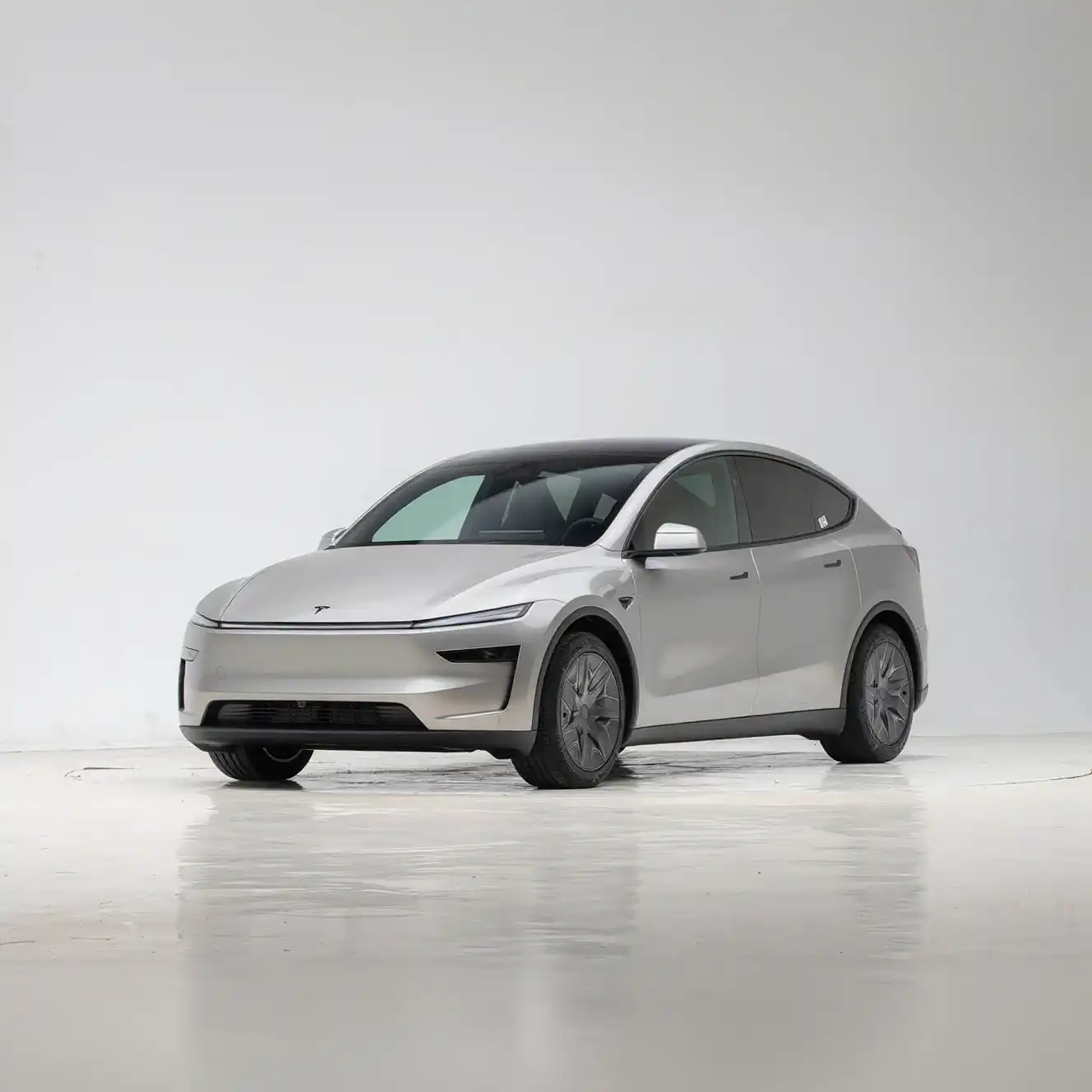 2025 Tesla Model Y L image