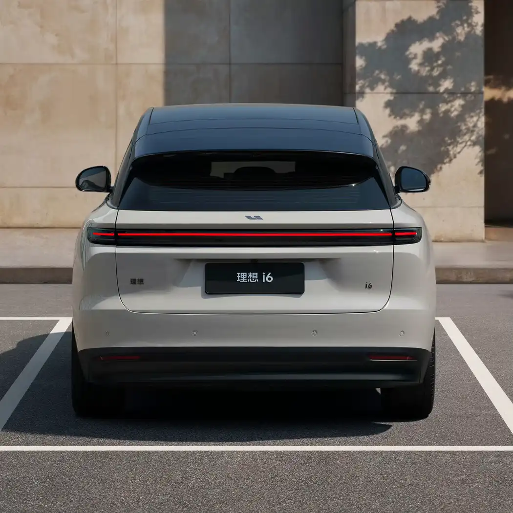 Li Auto i6 All-Electric SUV image 5