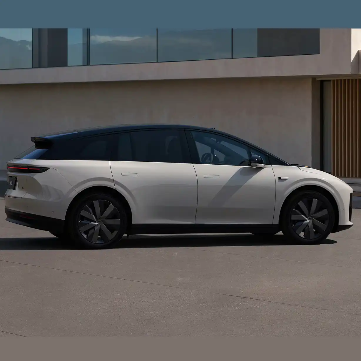 Li Auto i6 All-Electric SUV image 4