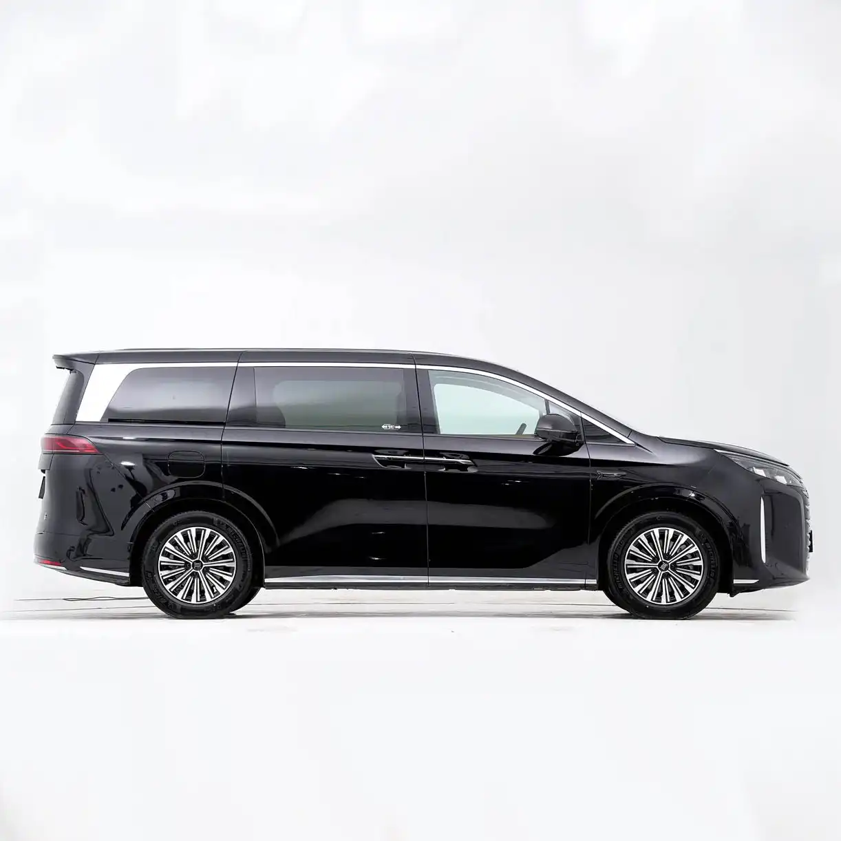 2026 BYD Xia MVP DM-i 1.5T 218km image 3