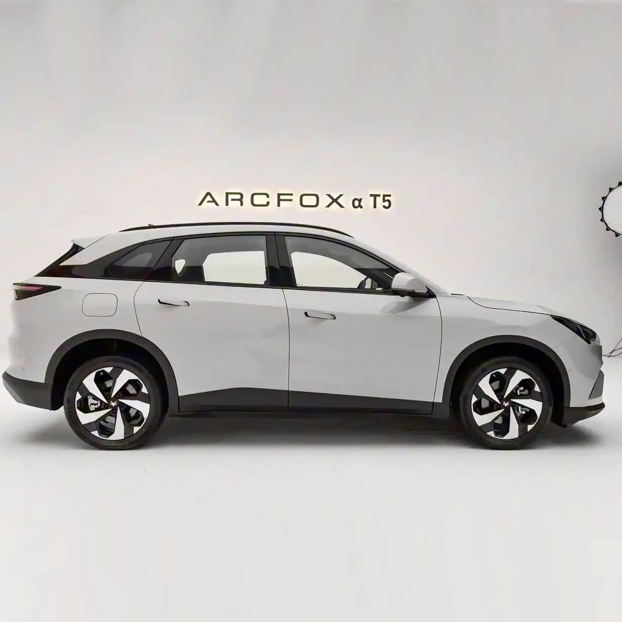 New Arcfox Alpha T5 2026 image 3