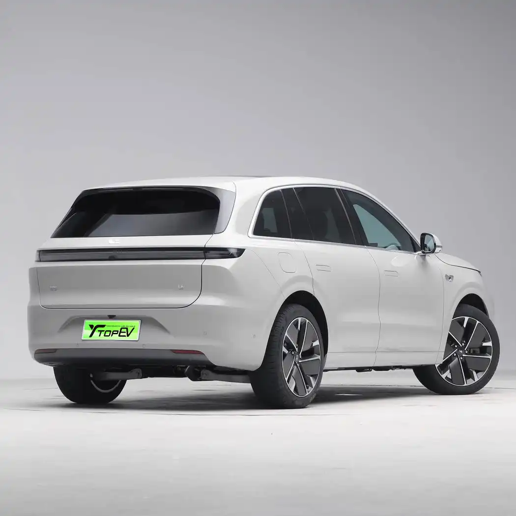 2025 Li Auto L6 SUV image 4